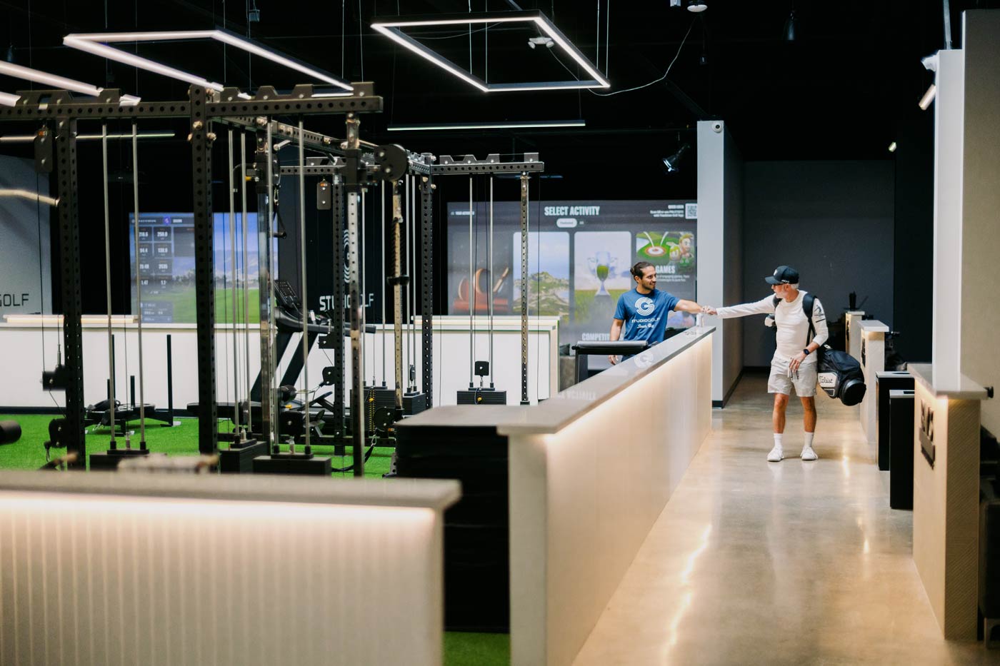 Golfer practicing consistently at Studio Golf