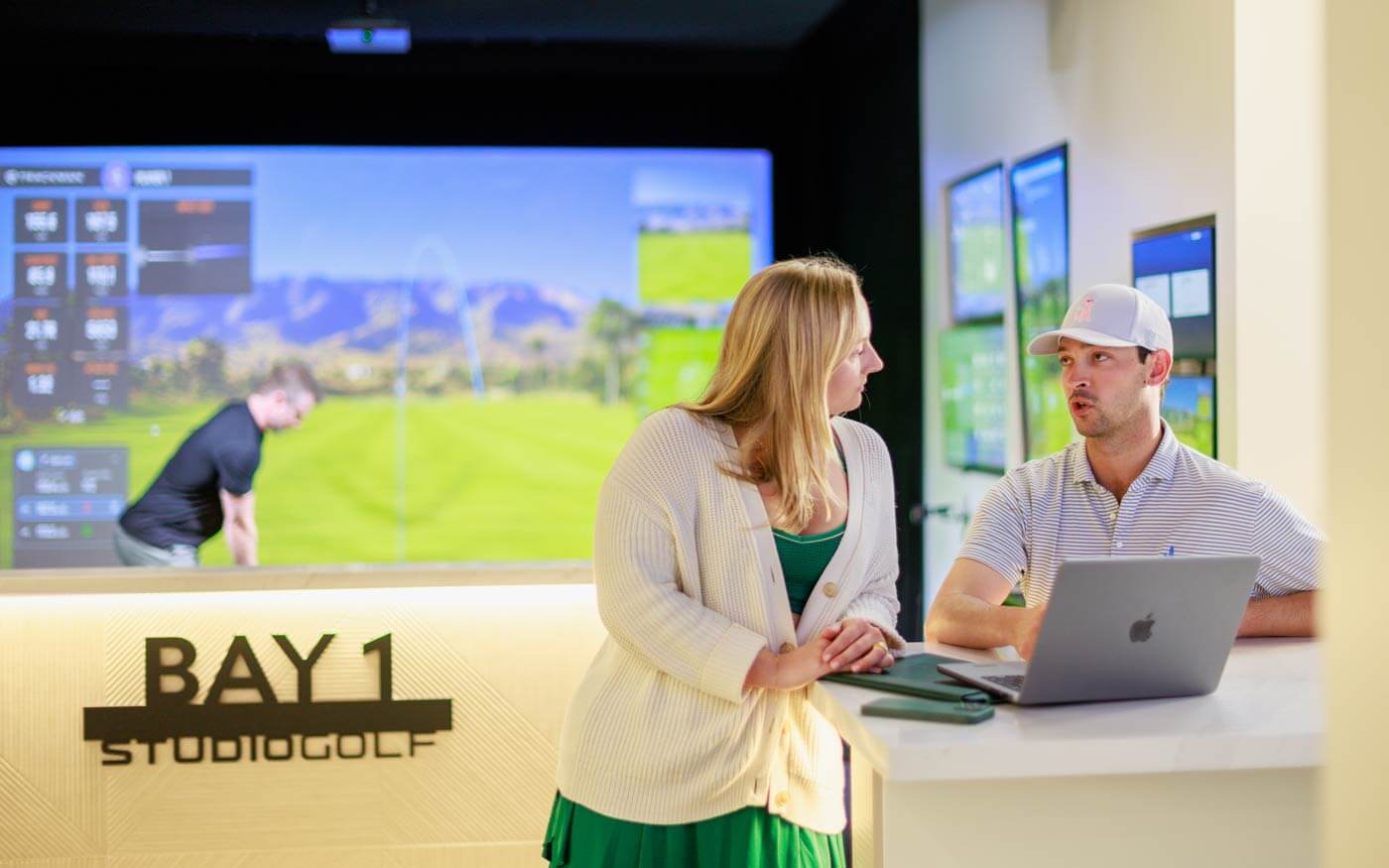 Member working remotely at Studio Golf